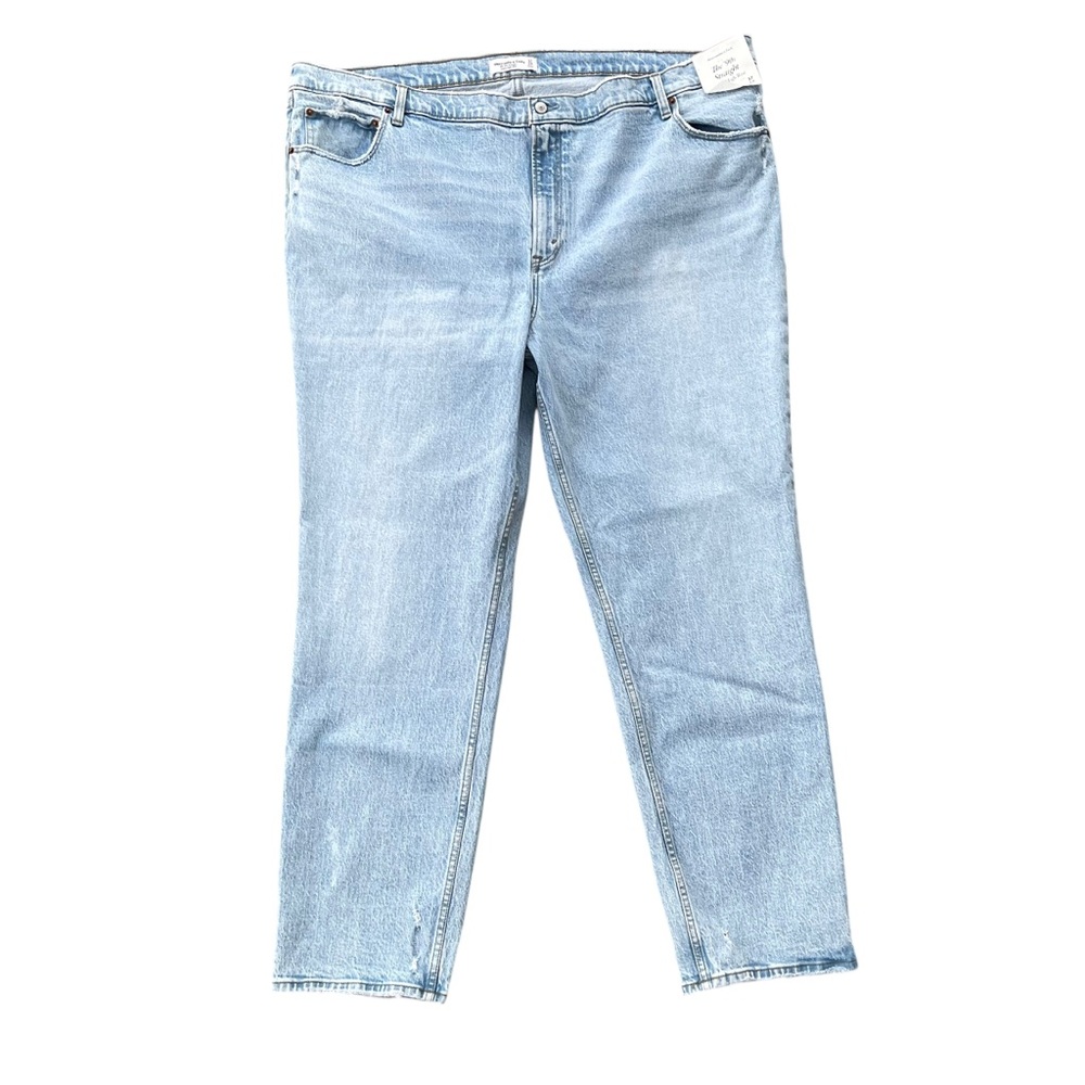 NWT Abercrombie Ultra High Rise 90s Straight Leg Light Wash Jeans 37 Chic